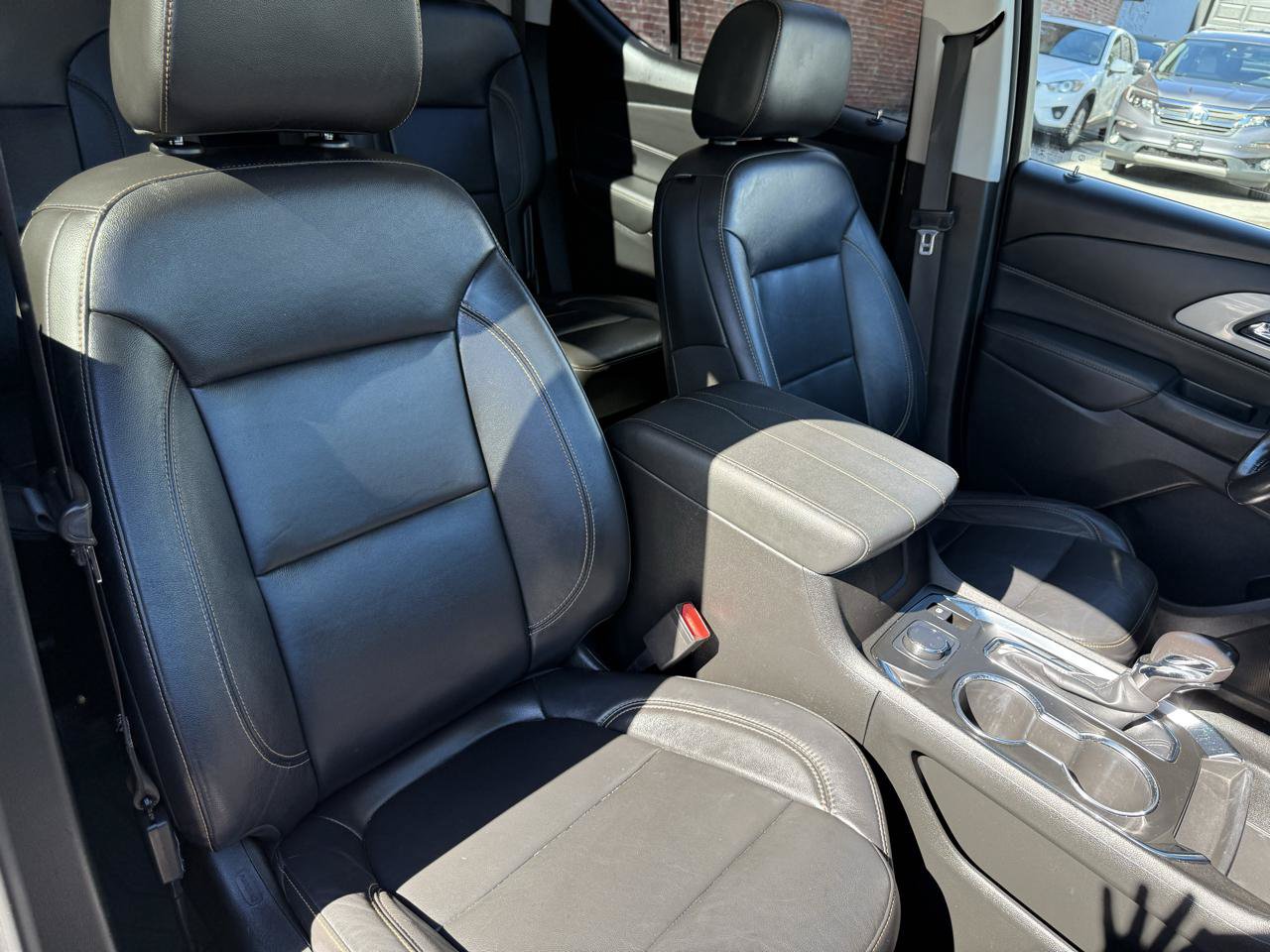 Used 2021 Chevrolet Traverse RS w/ LPO, Floor Liner Package AWD/4WD image 9
