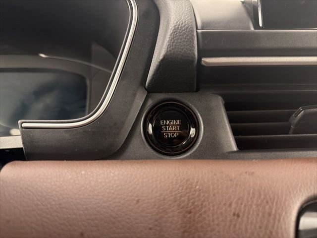 Used 2025 Honda Pilot Elite image 21