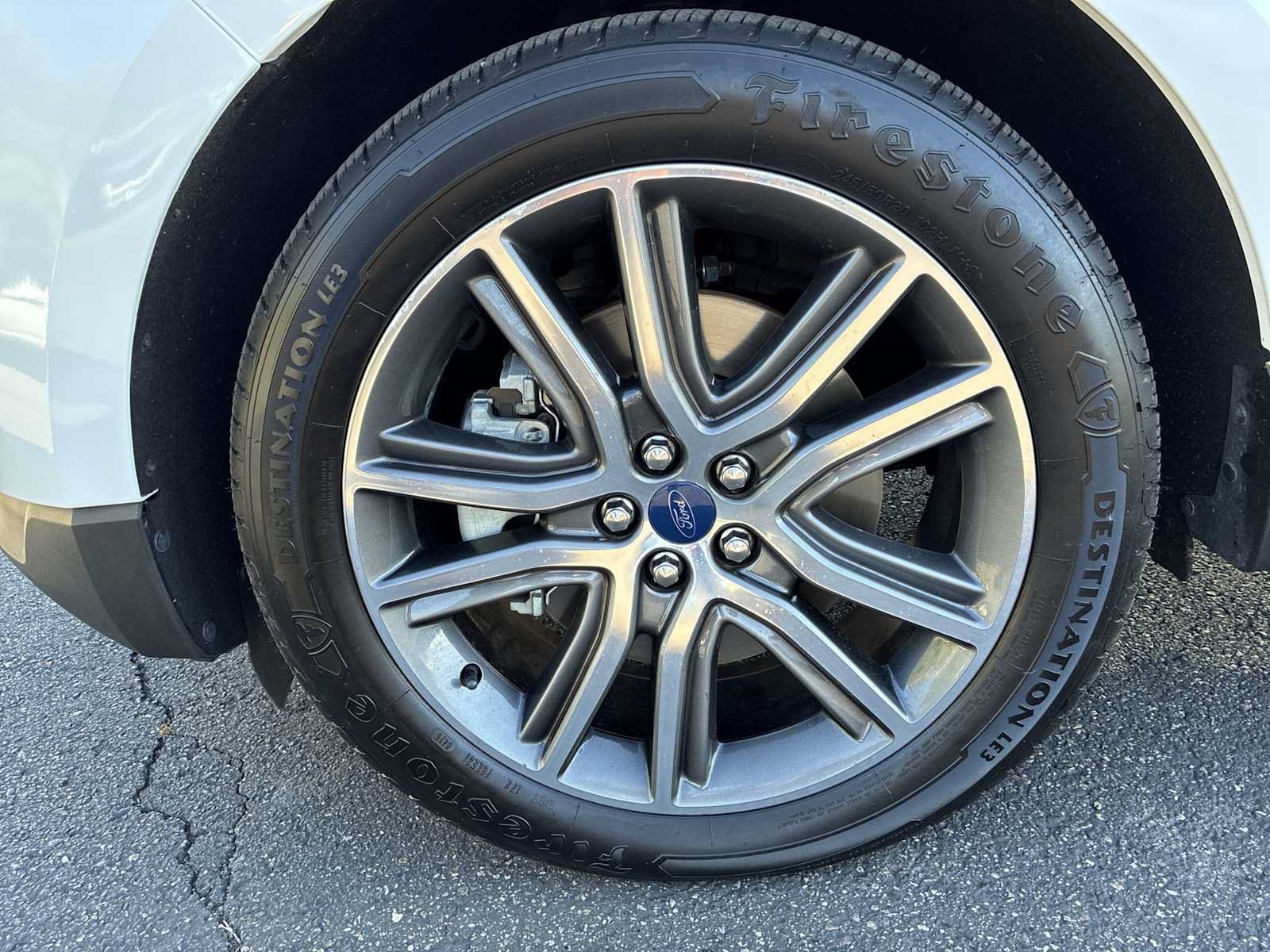 Used 2020 Ford Edge Titanium w/ Class II Trailer Tow Package AWD/4WD image 19