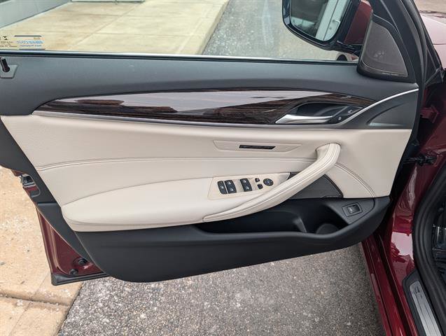 Certified 2023 BMW 530i xDrive w/ Premium Package image 9