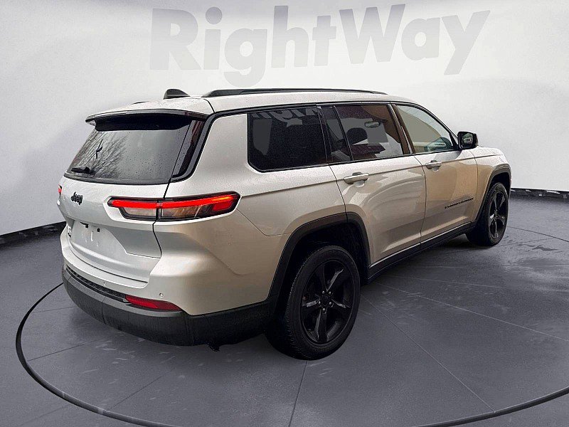 Used 2023 Jeep Grand Cherokee L Laredo image 5