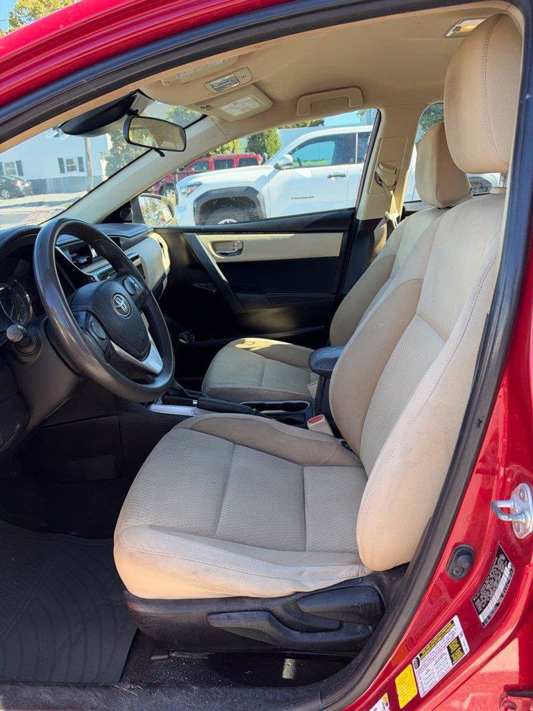 Used 2018 Toyota Corolla LE FWD image 4