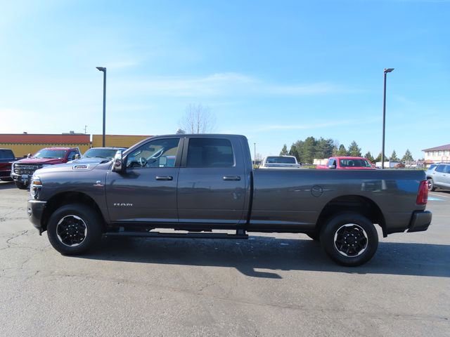 Used 2025 RAM 3500 Laramie AWD/4WD image 4