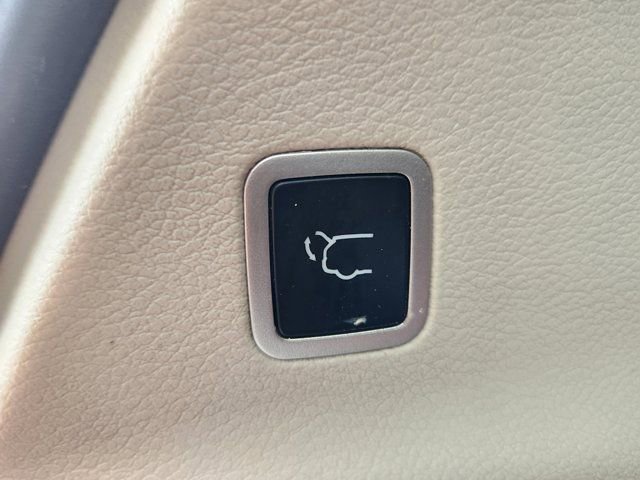 Used 2023 Chrysler Pacifica Limited image 36