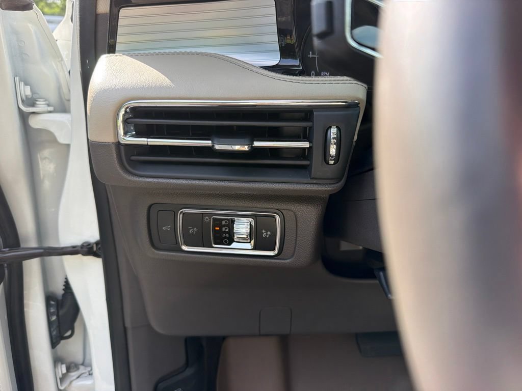Used 2020 Lincoln Corsair FWD w/ Premium Package image 13