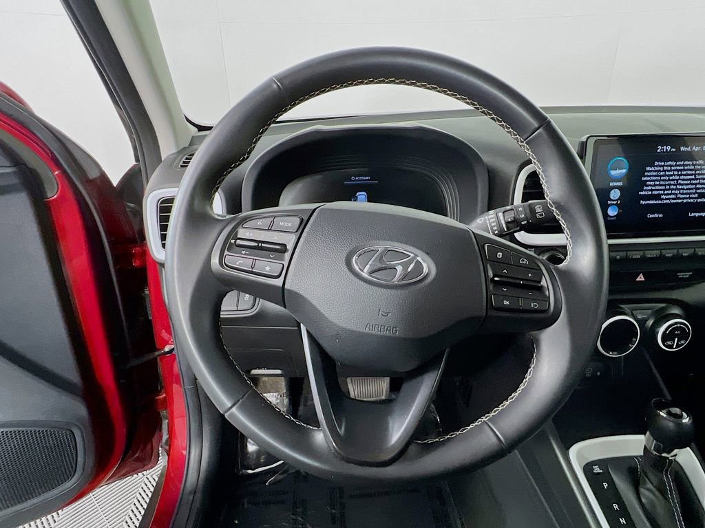 Certified 2023 Hyundai Venue Limited w/ Cargo Package FWD image 10
