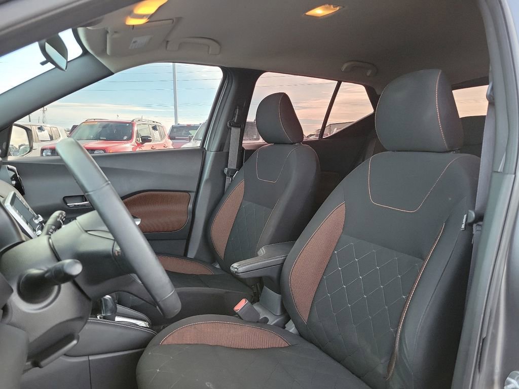 Used 2020 Nissan Kicks SR image 11