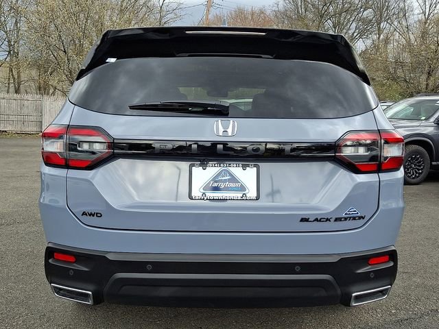 Certified 2025 Honda Pilot Black Edition image 5