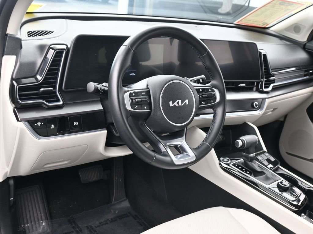 Used 2023 Kia Sportage EX image 13
