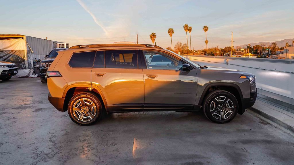 New 2026 Jeep Cherokee Laredo image 13