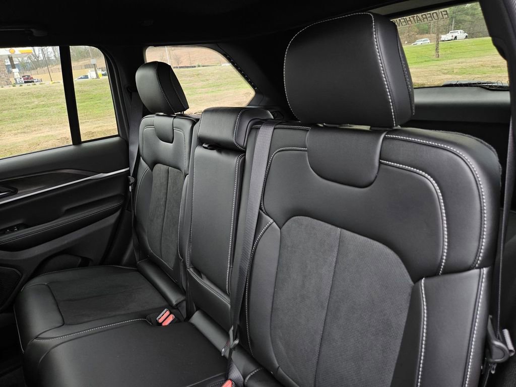 New 2026 Jeep Grand Cherokee Altitude image 27