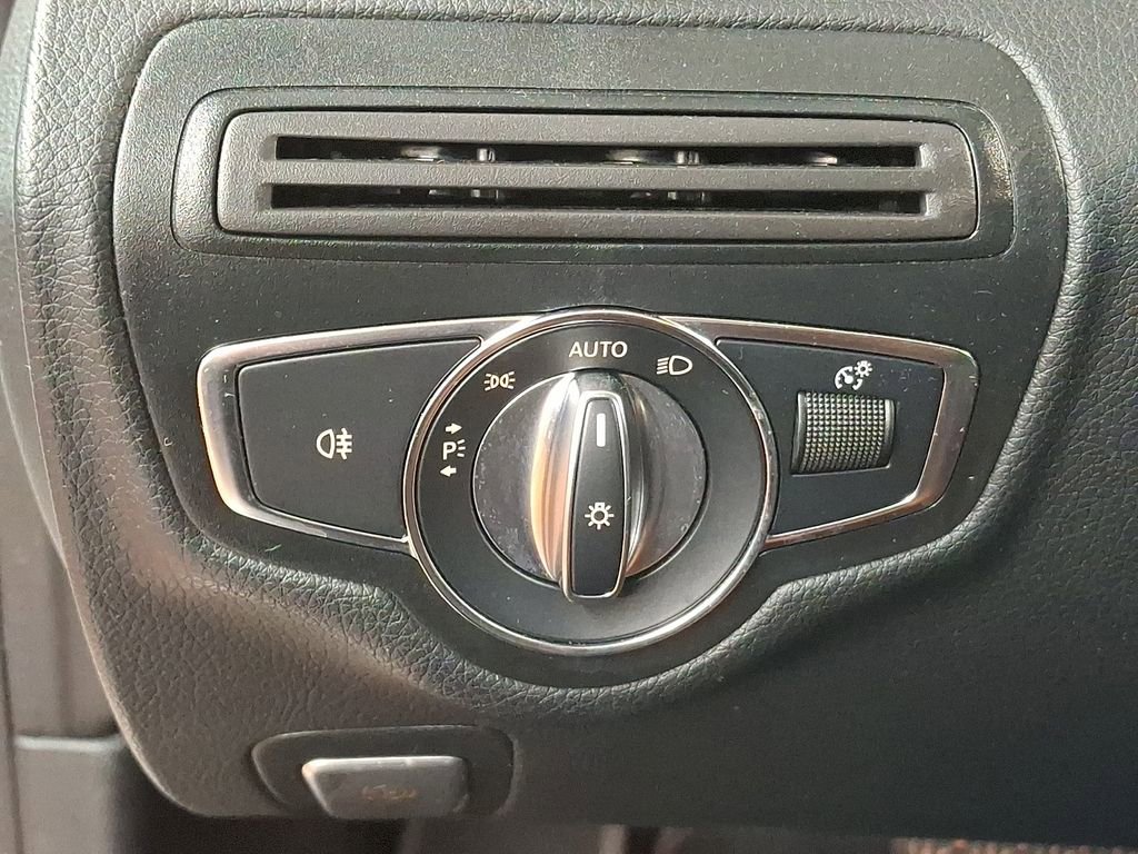 Used 2018 Mercedes-Benz C 300 4MATIC Cabriolet image 21