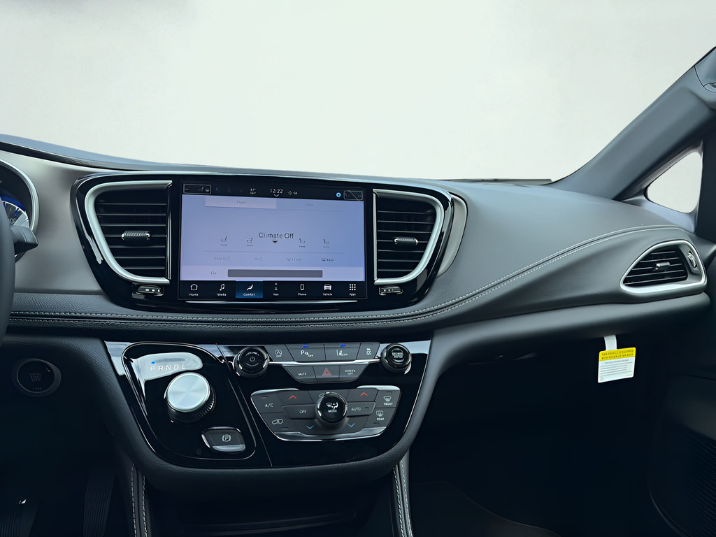 New 2027 Chrysler Pacifica Limited FWD image 10