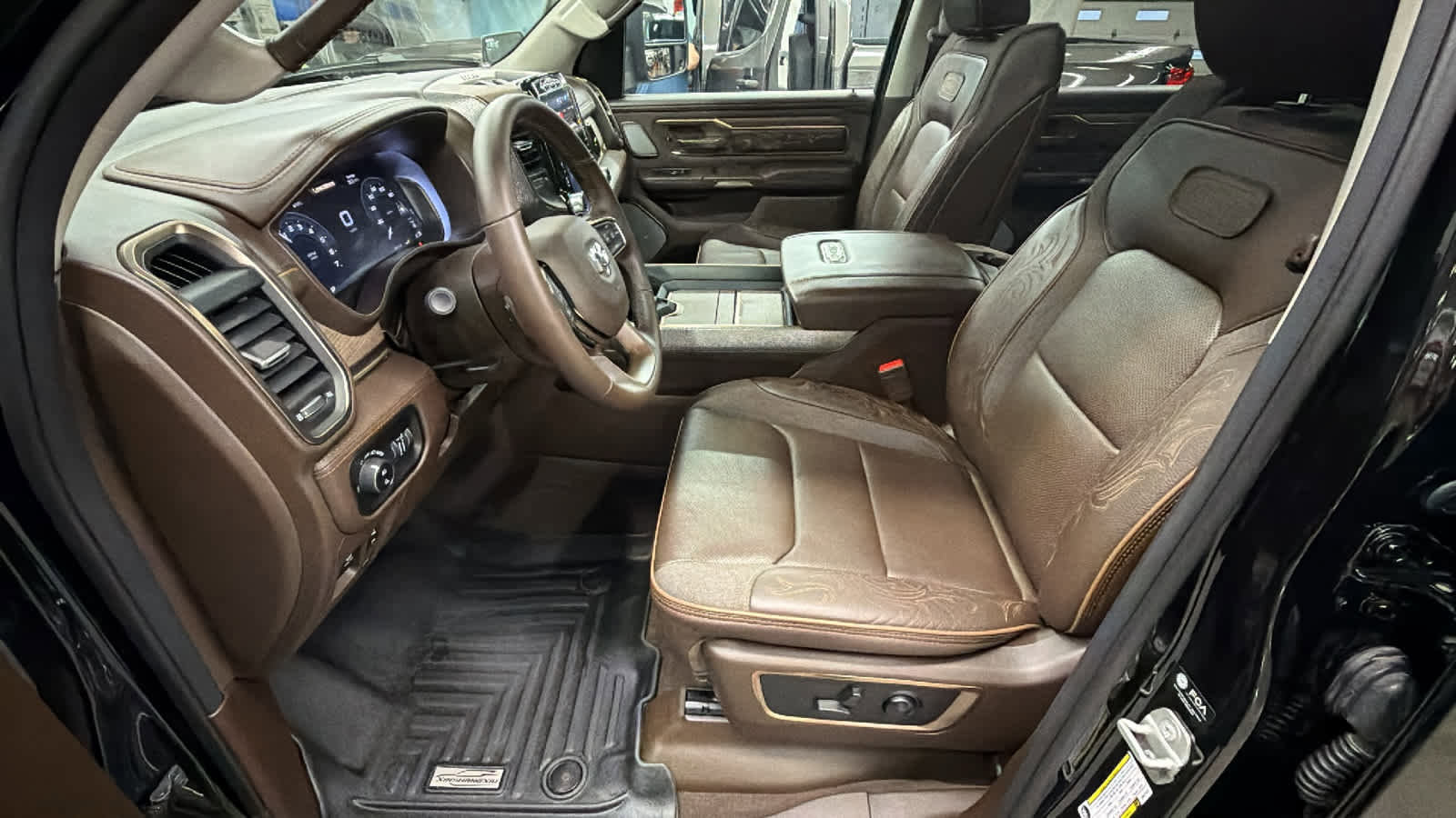 Used 2025 RAM 1500 Limited w/ Off Road Group image 7