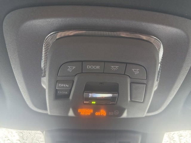 Used 2025 Toyota Crown Signia image 34