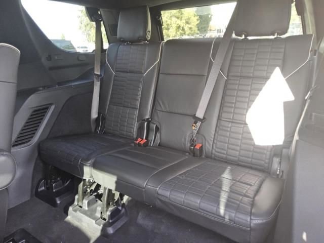 Used 2025 Cadillac Escalade Sport Platinum image 5