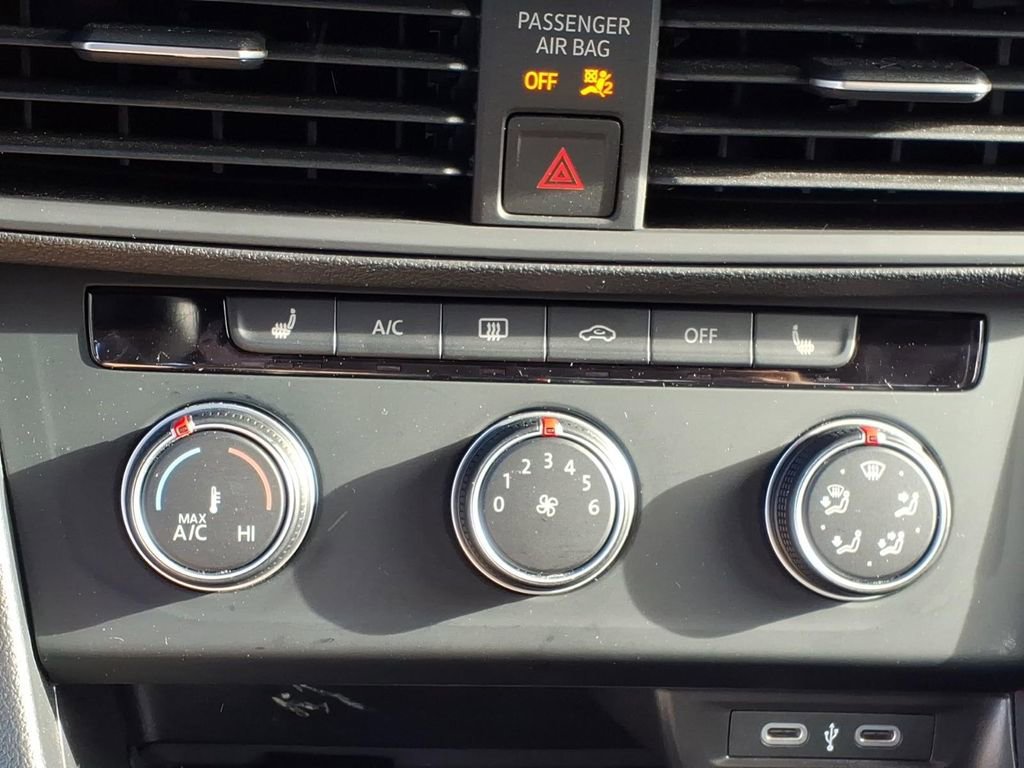 Used 2024 Volkswagen Jetta Sport image 17