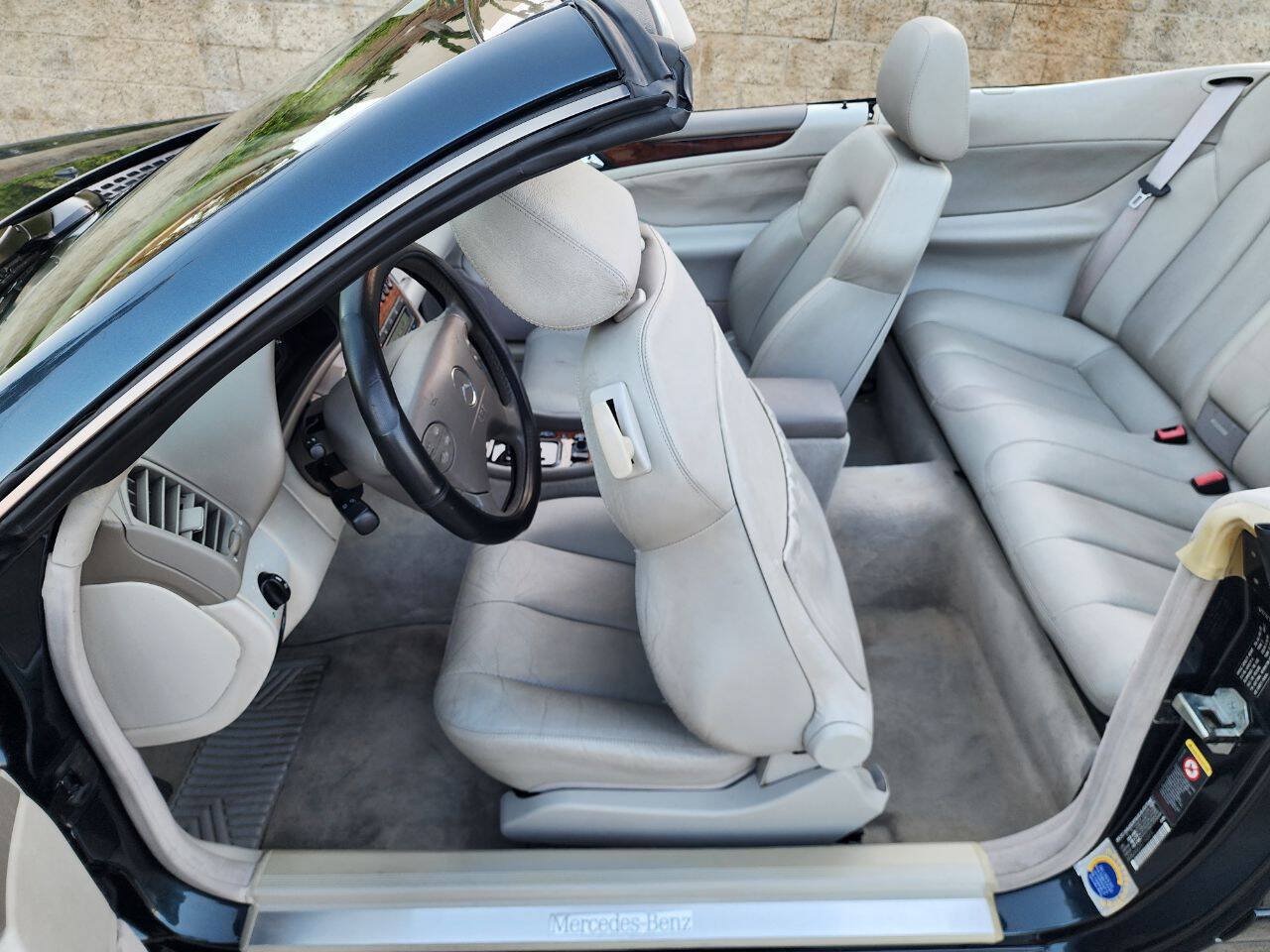 Used 2002 Mercedes-Benz CLK 320 Cabriolet image 26
