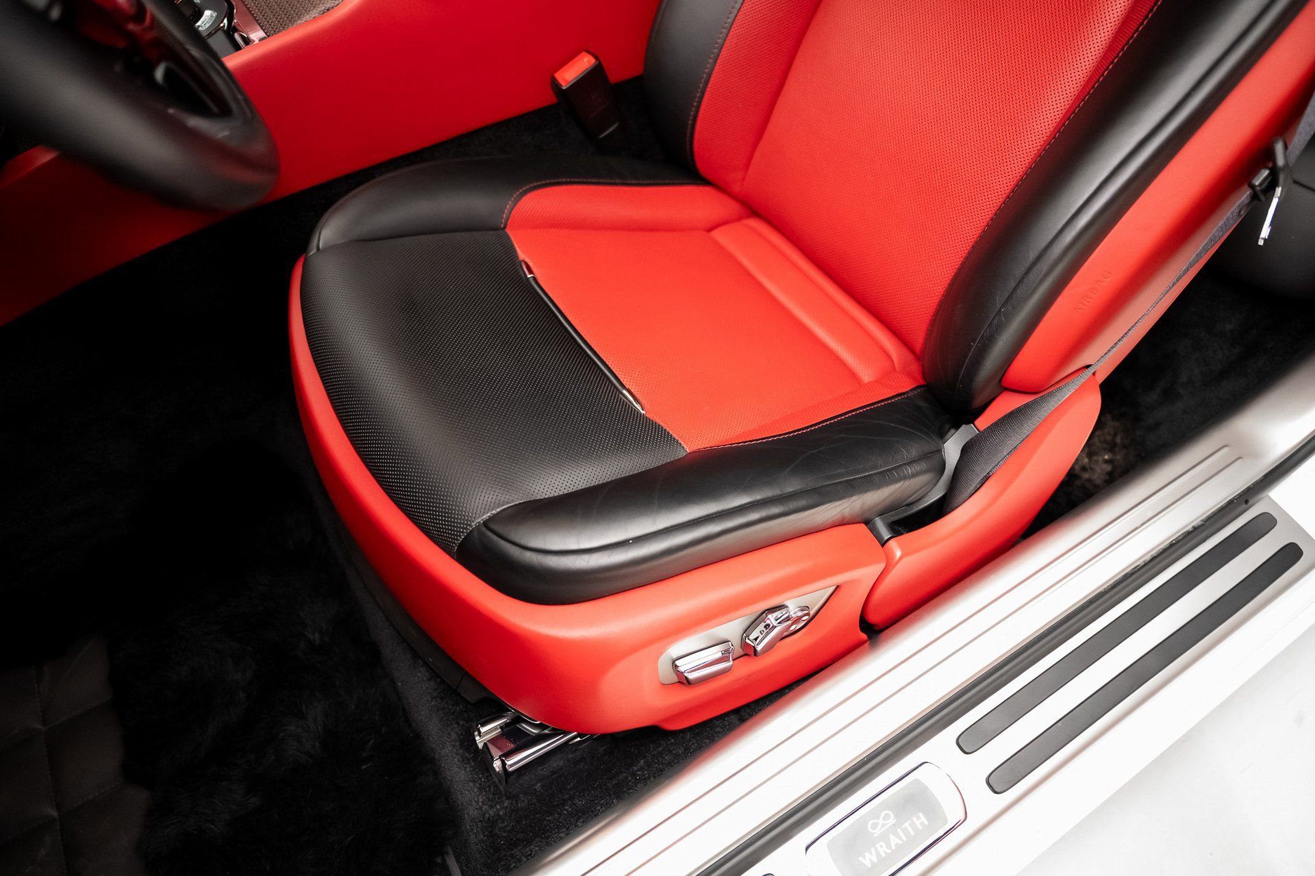 Used 2020 Rolls-Royce Wraith image 61