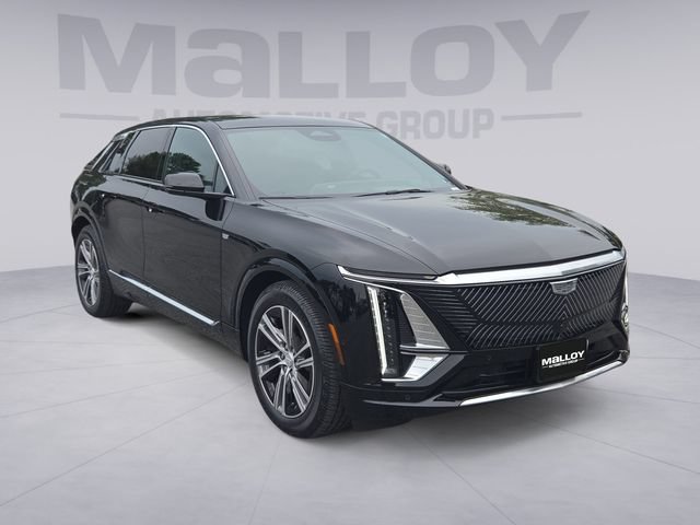 Certified 2024 Cadillac Lyriq Luxury w/ LPO, Floor Liner Package AWD/4WD image 7