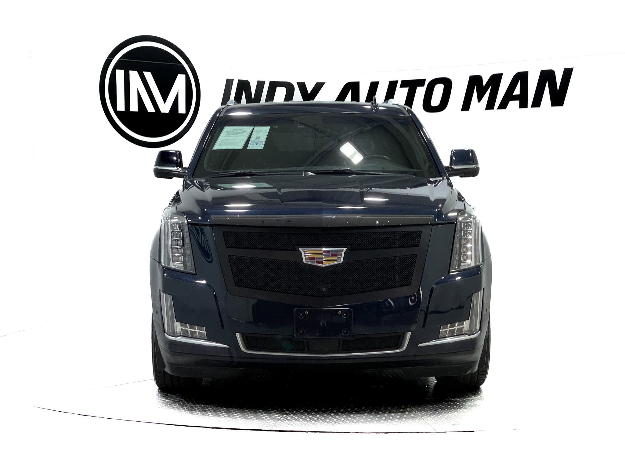 Used 2018 Cadillac Escalade Platinum AWD/4WD image 9