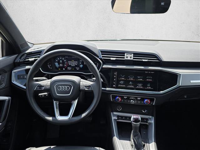 Certified 2025 Audi Q3 2.0T Premium w/ Convenience Package AWD/4WD image 17