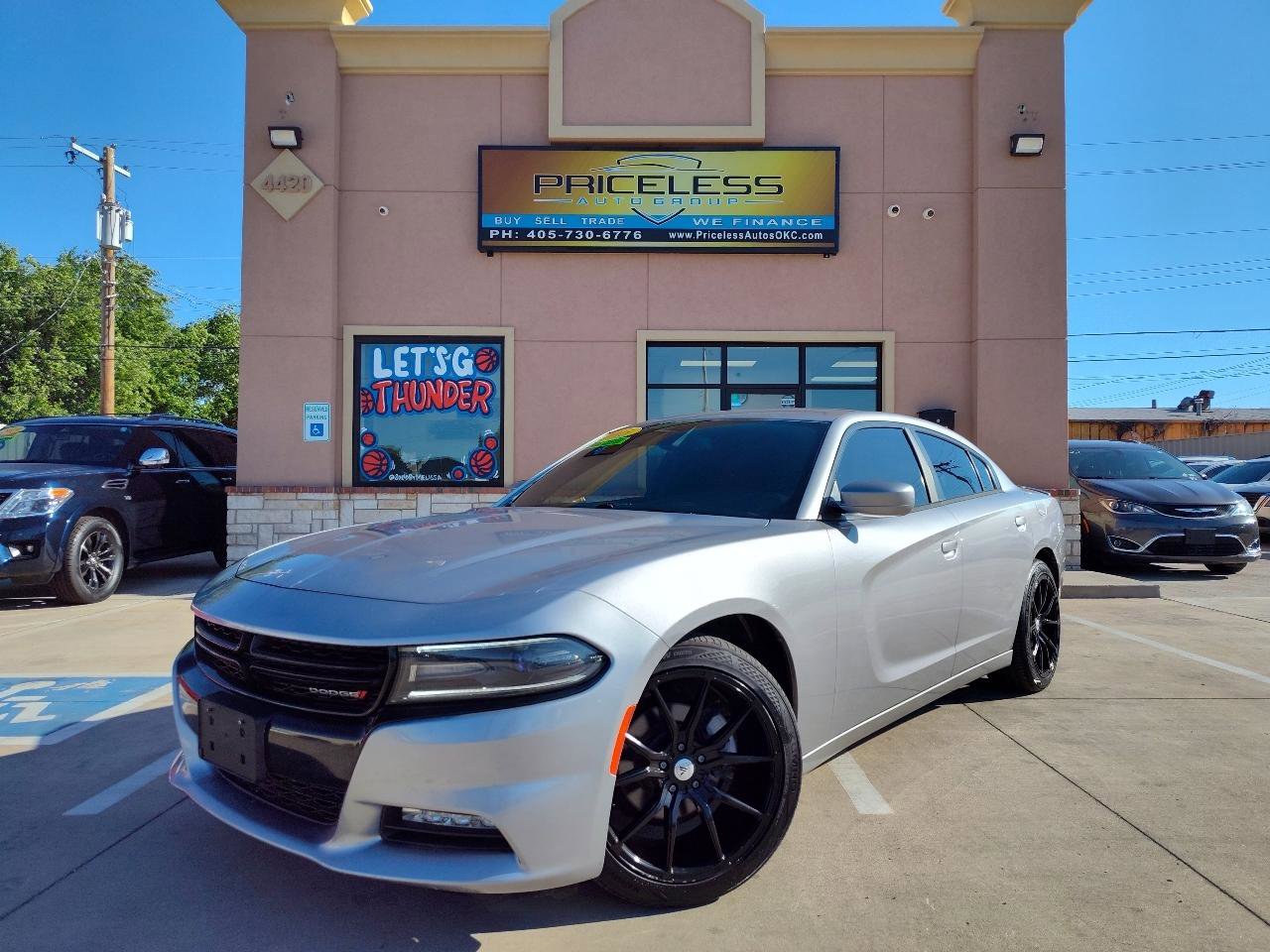 Used 2015 Dodge Charger SXT RWD image 1