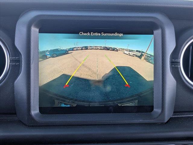 Used 2022 Jeep Wrangler Unlimited Sahara w/ Cold Weather Group image 14