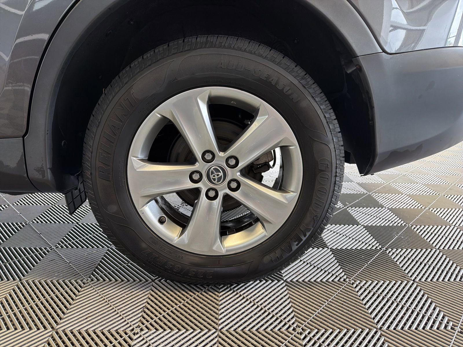 Used 2015 Toyota RAV4 XLE image 9