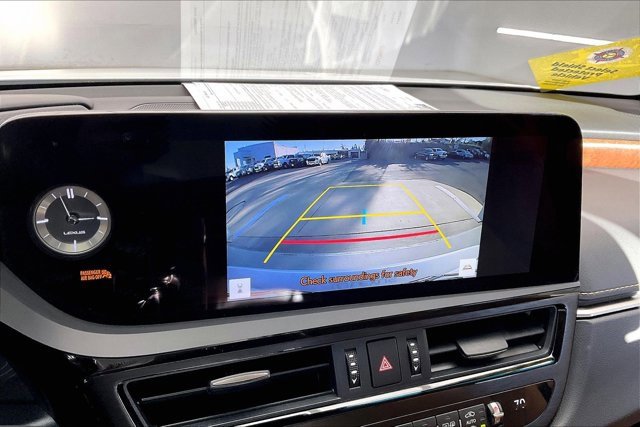 Used 2025 Lexus ES 300h w/ Premium Package image 24