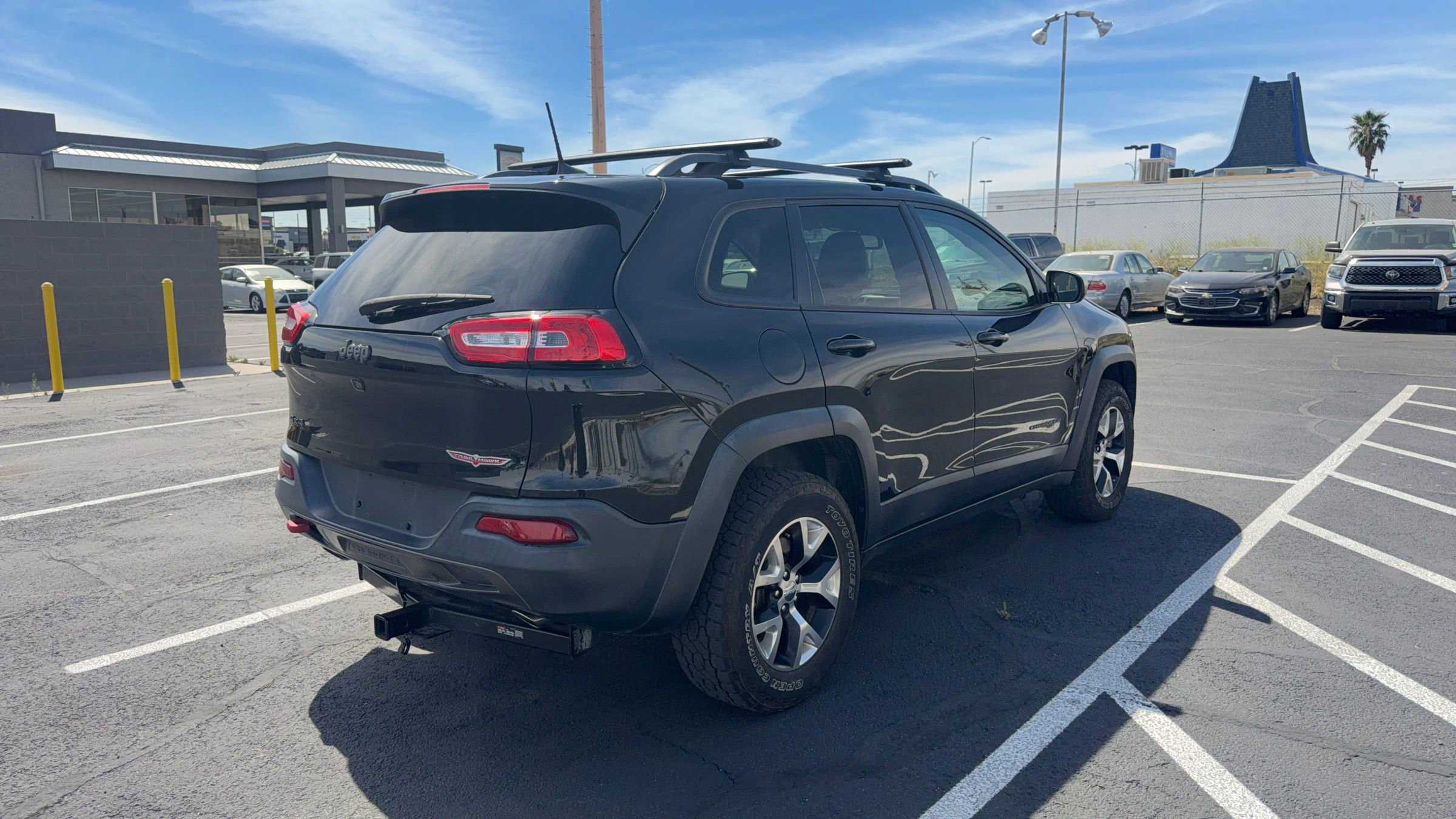 Used 2016 Jeep Cherokee Trailhawk w/ Leather Interior Group AWD/4WD image 6