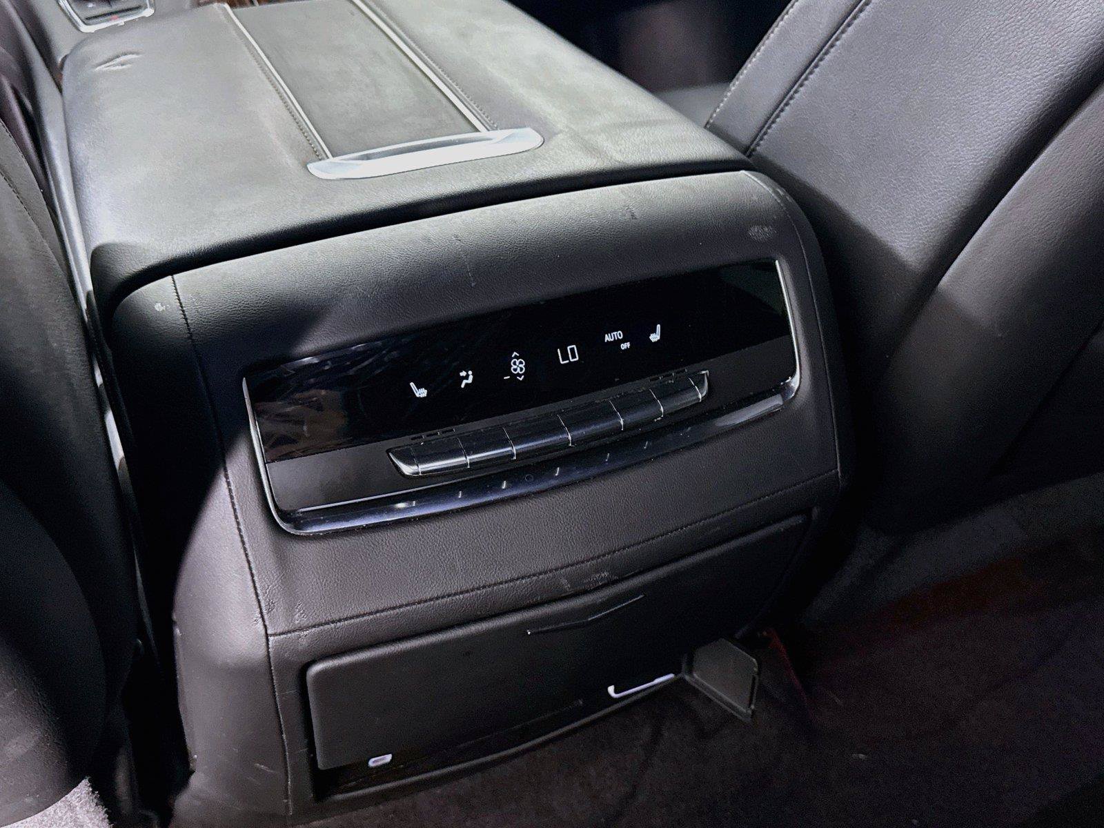 Used 2023 Cadillac Escalade Luxury RWD image 29