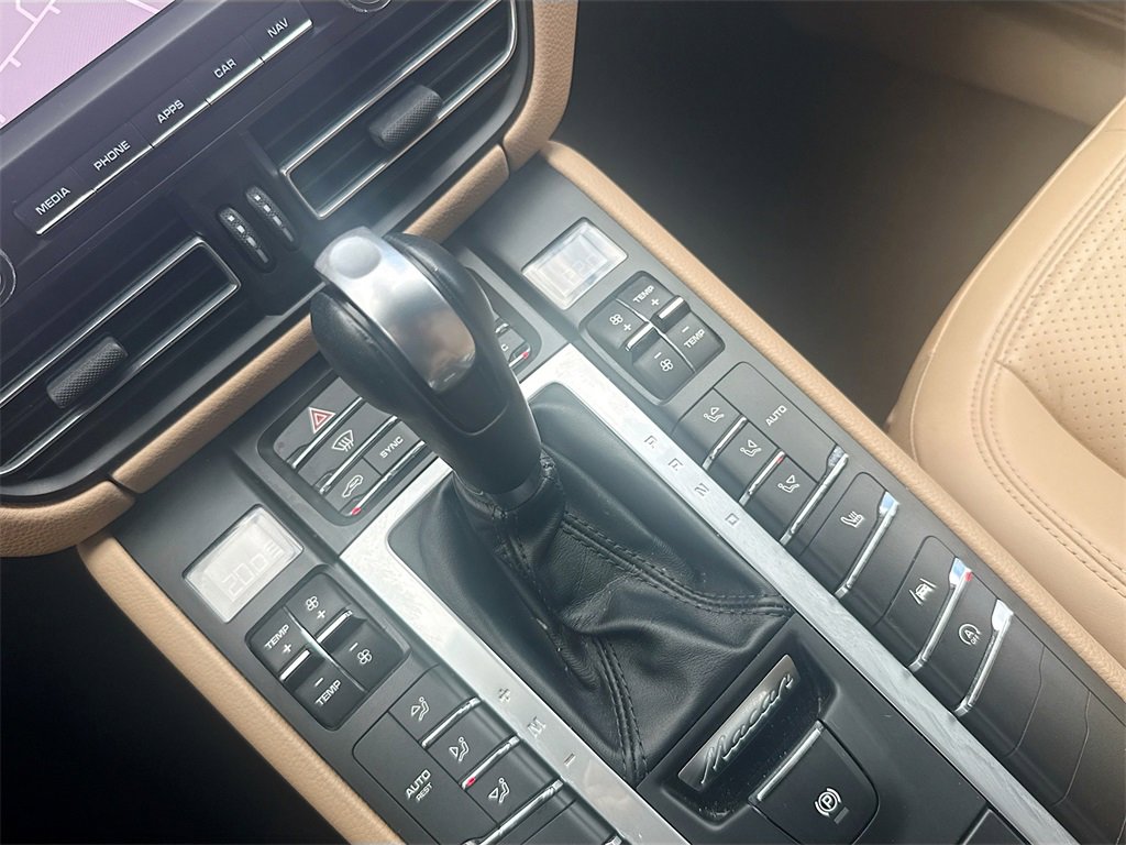 Used 2021 Porsche Macan image 18