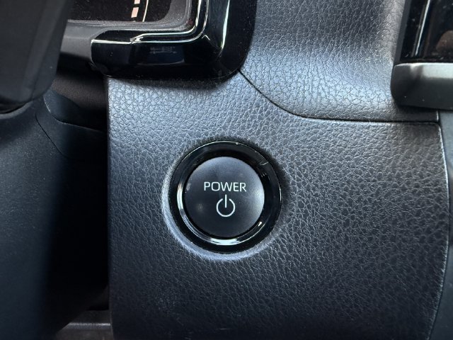 Used 2025 Toyota Camry LE FWD image 22