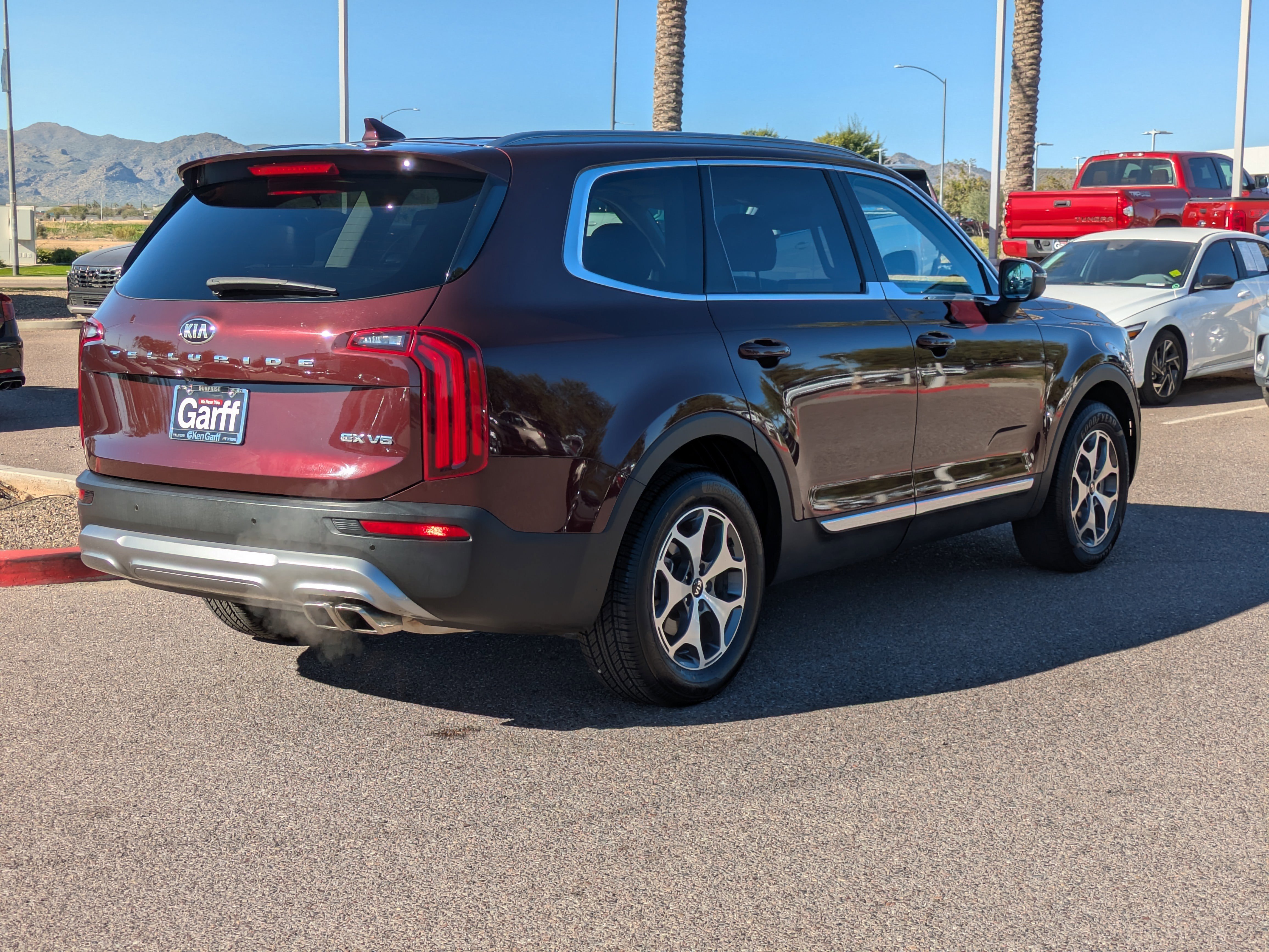 Used 2020 Kia Telluride EX image 3