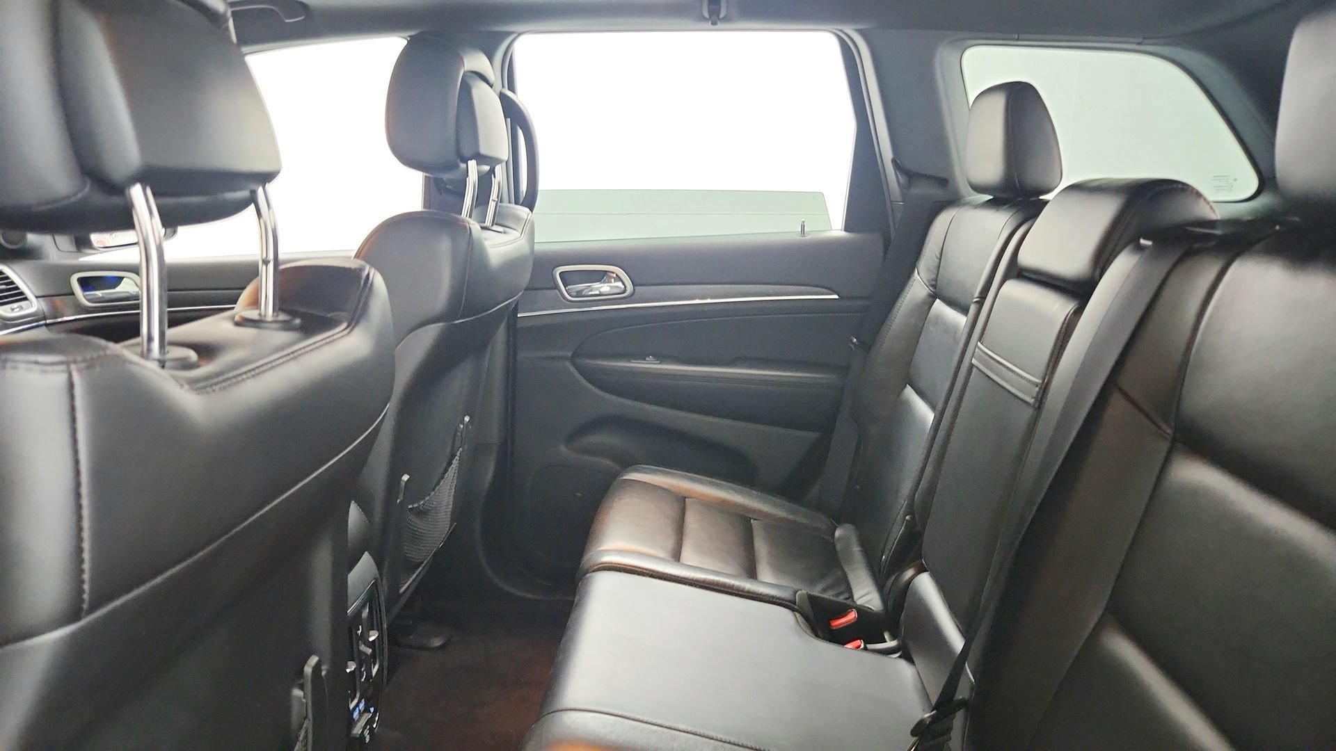 Used 2018 Jeep Grand Cherokee Limited AWD/4WD image 24