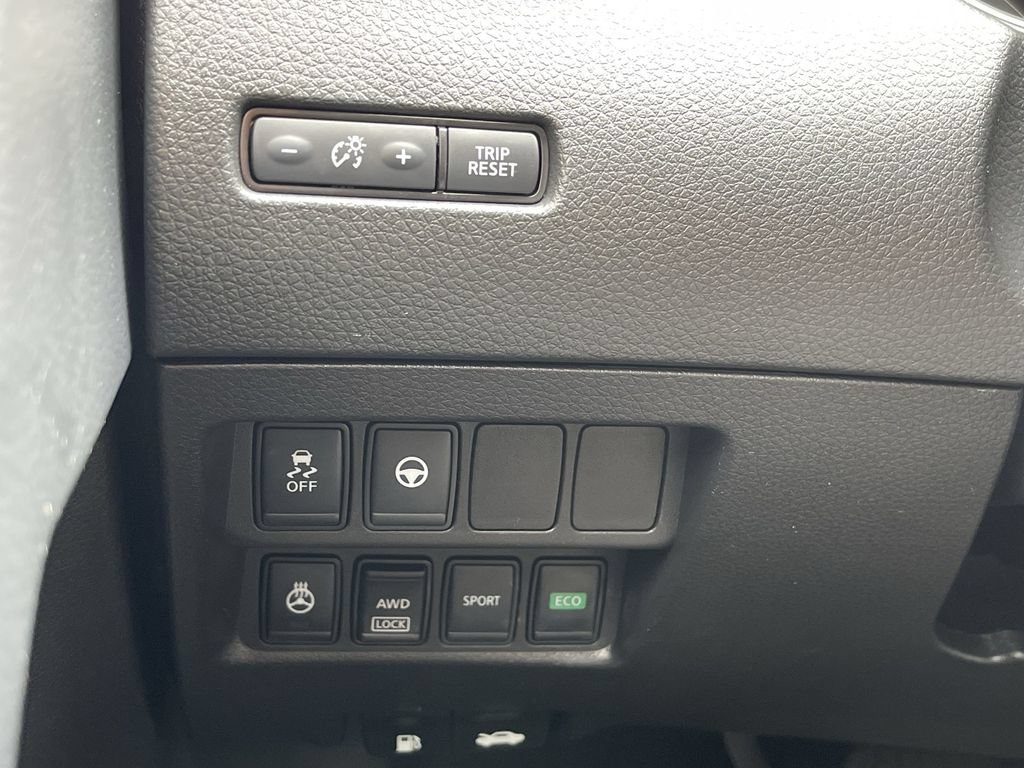 Used 2021 Nissan Rogue Sport SL AWD/4WD image 18