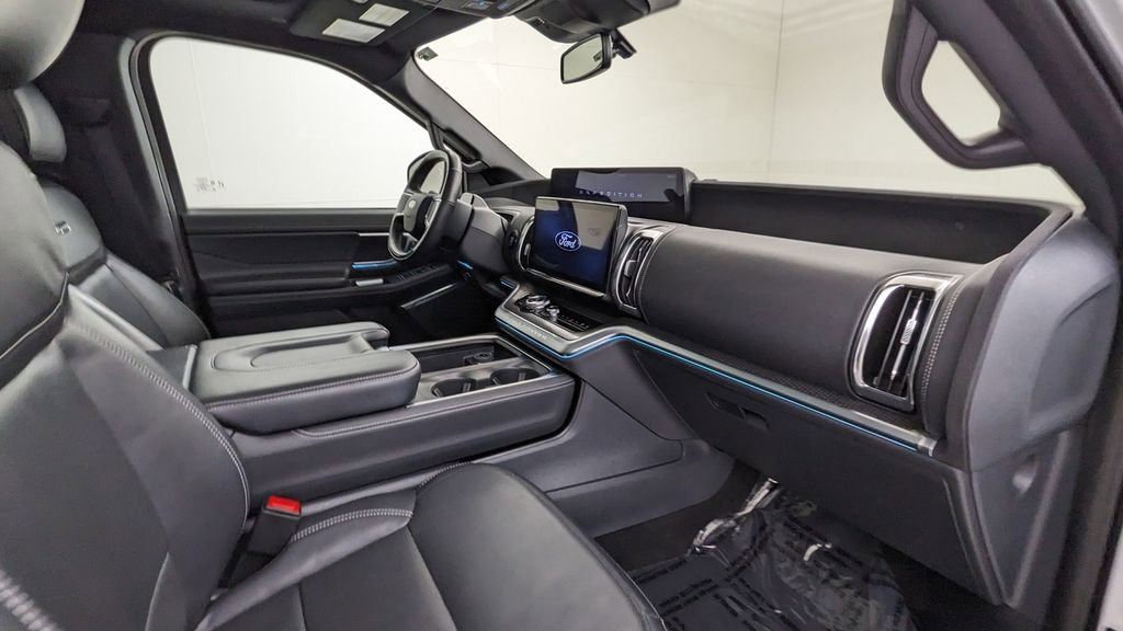 Certified 2025 Ford Expedition Max Platinum w/ Stealth Appearance Package AWD/4WD image 44