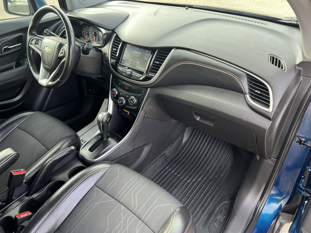 Used 2020 Chevrolet Trax LT w/ LT Convenience Package image 7