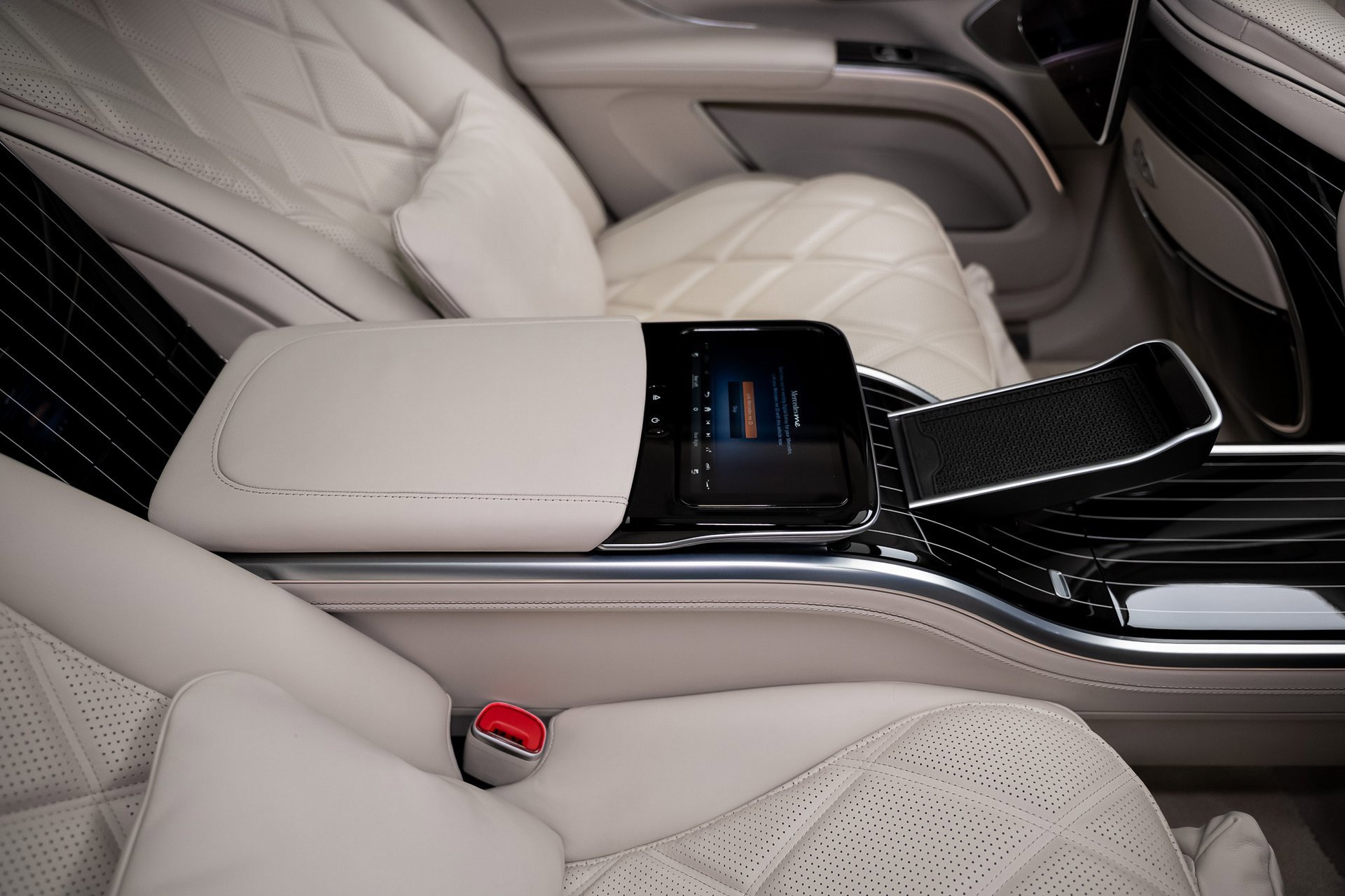 Used 2024 Mercedes-Benz Maybach EQS 680 4MATIC image 71