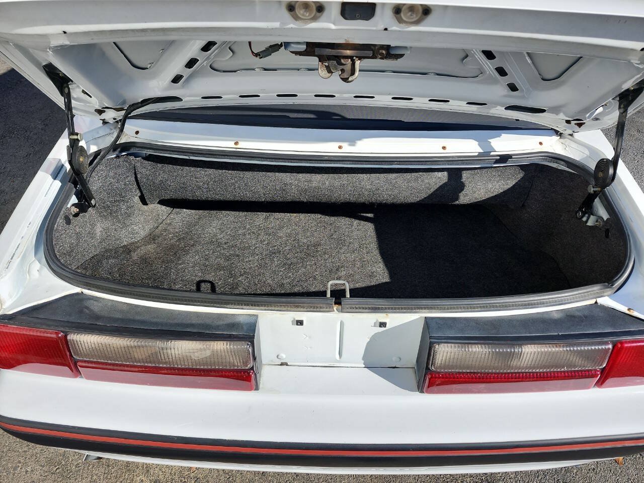 Used 1991 Ford Mustang LX RWD image 31