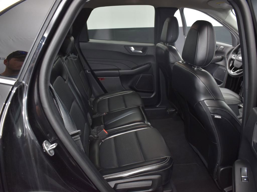 Used 2023 Ford Escape Platinum image 28