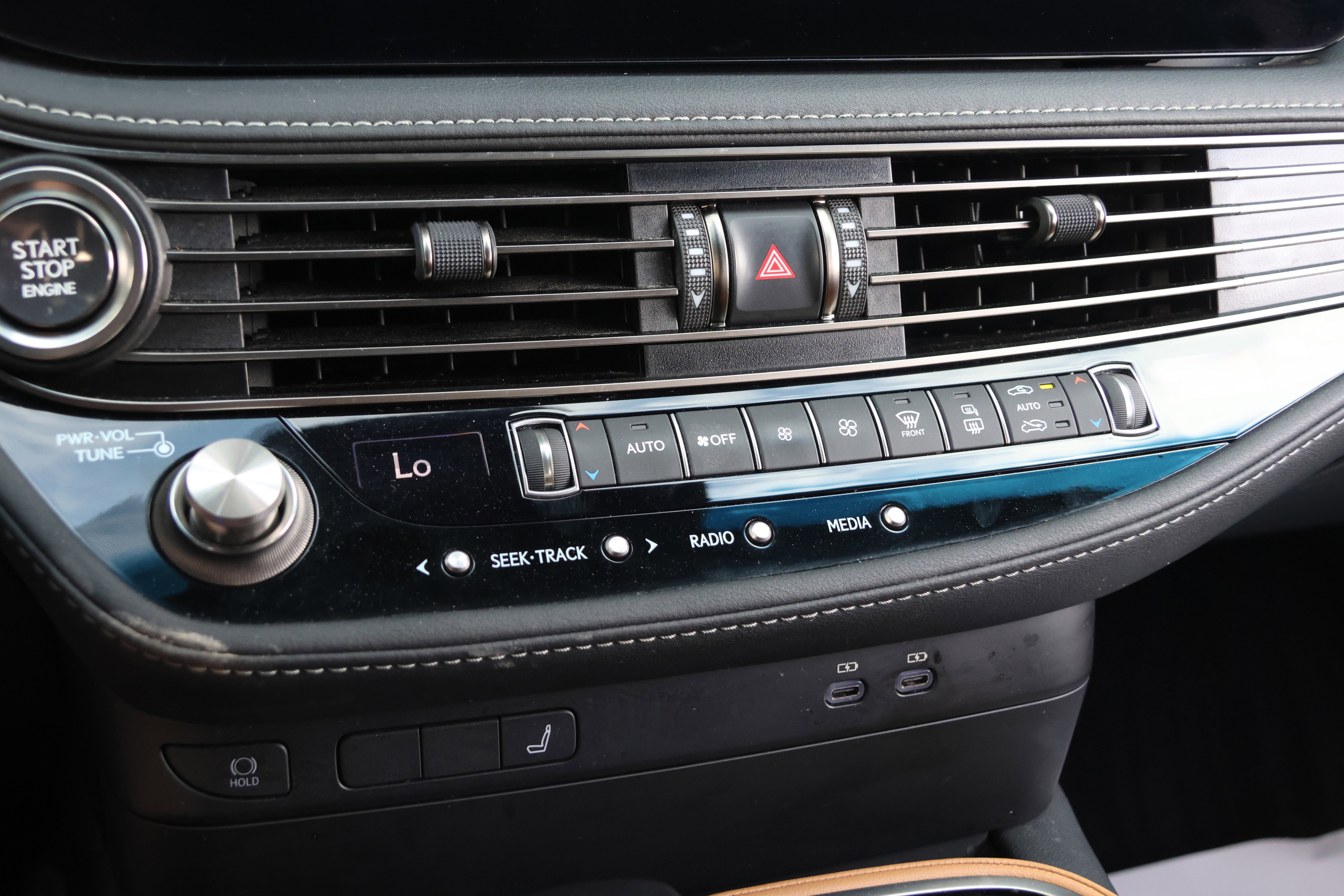 Certified 2023 Lexus LS 500 AWD w/ Interior Upgrade Package image 25