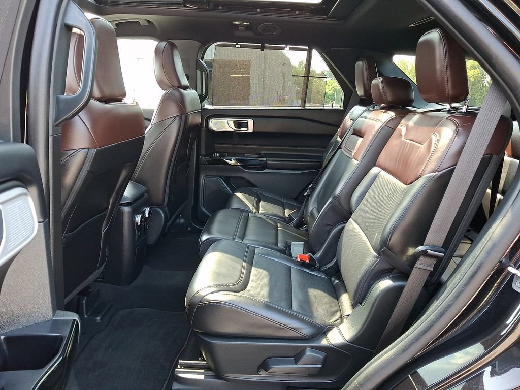 Used 2023 Ford Explorer Platinum w/ Technology Package AWD/4WD image 10
