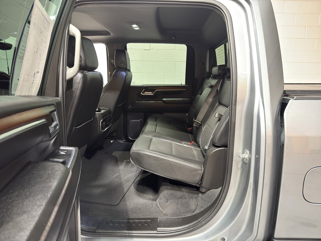 Used 2025 GMC Sierra 3500 Denali w/ Denali Reserve Package image 13