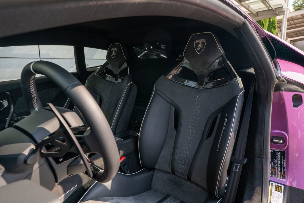 Used 2024 Lamborghini Huracan Sterrato image 4