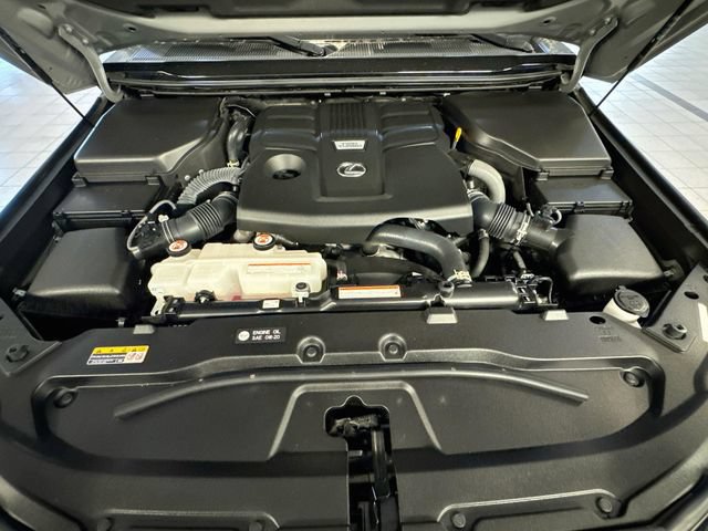 Used 2025 Lexus GX 550 w/ Accessory Package (2T) AWD/4WD image 32