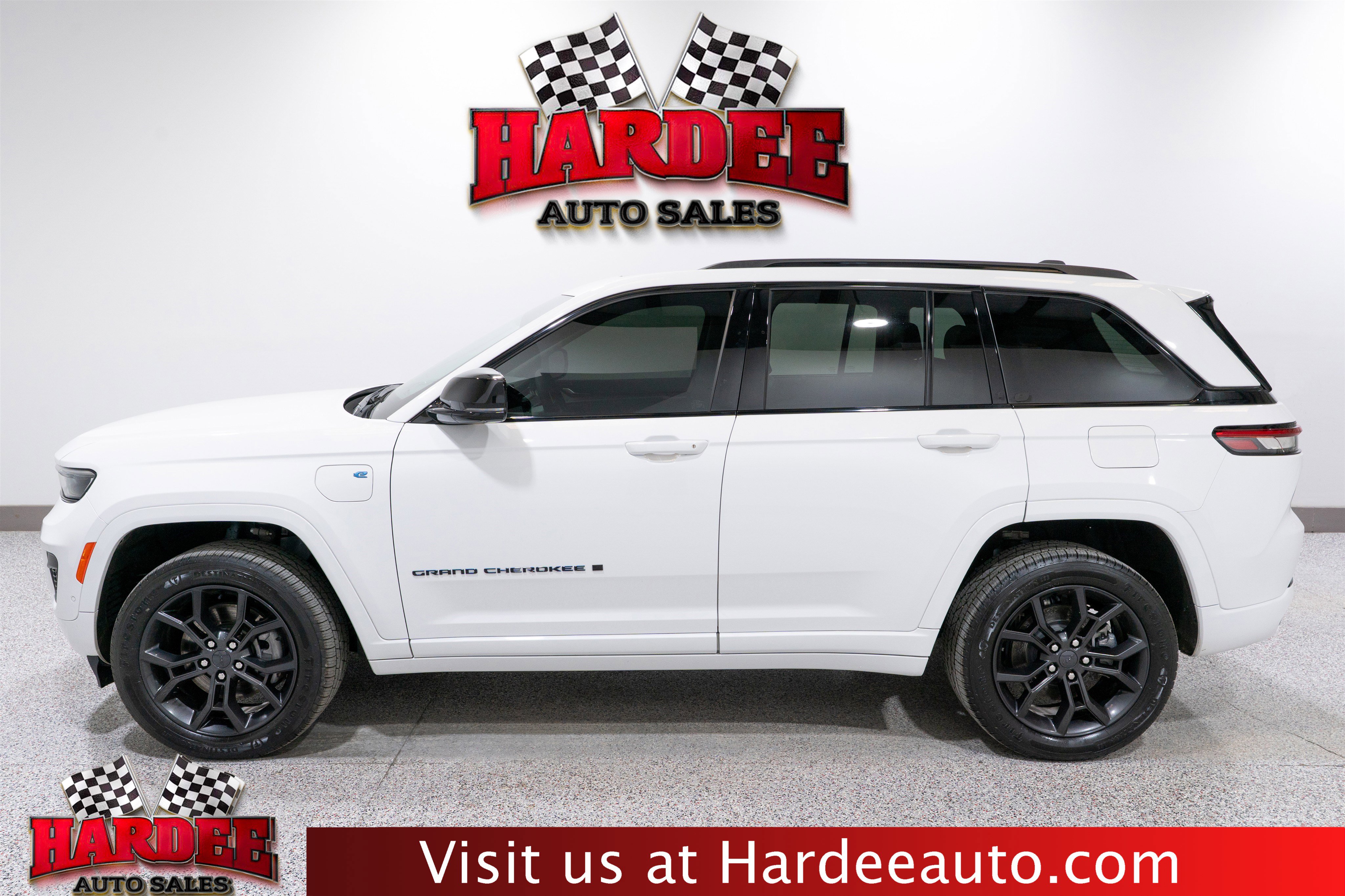 Used 2023 Jeep Grand Cherokee 30th Anniversary AWD/4WD image 1