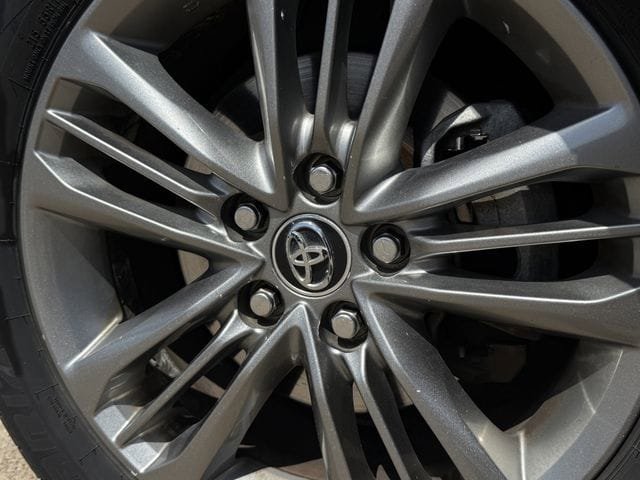 Used 2015 Toyota Camry SE FWD image 10
