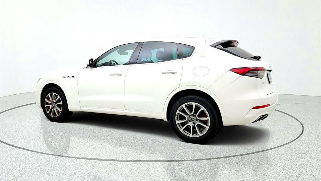 Used 2021 Maserati Levante S AWD/4WD image 7